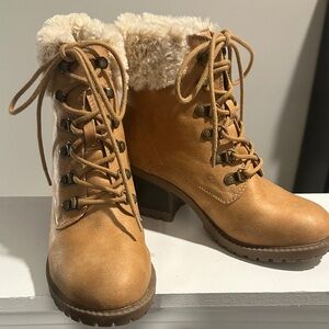 Tan Lace-Up Ankle Boots with Faux Fur Lining